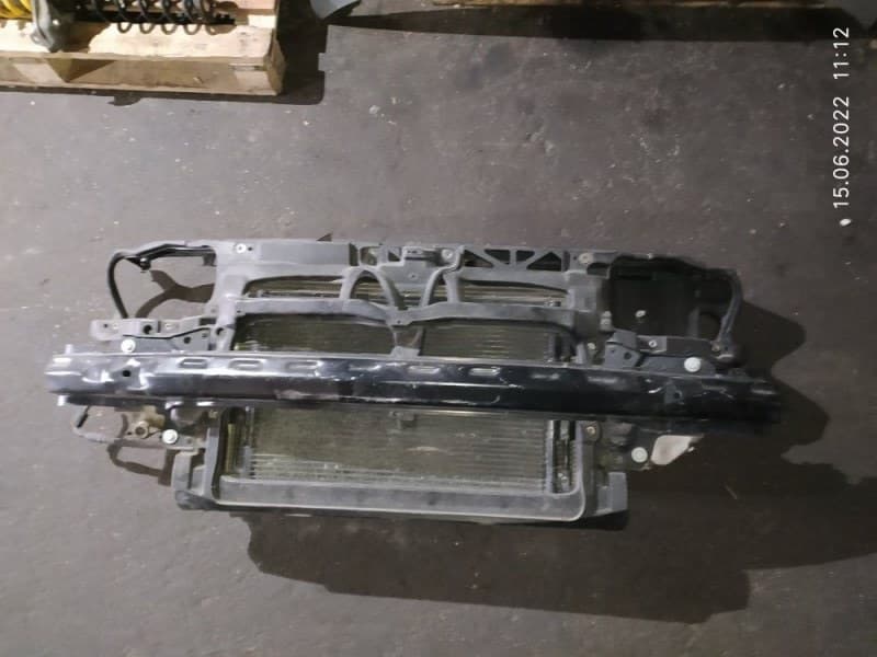 Панель передняя Volkswagen Golf 1J5 AVU 2000 (б/у)