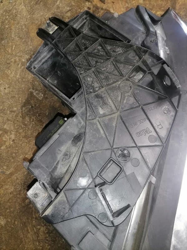 Площадка фары Audi A4 8E5 AMB 2003 перед. прав. (б/у)