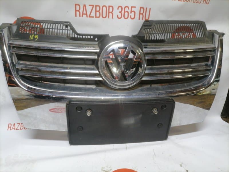 Решетка радиатора Volkswagen Jetta 1K2 BLG 2007 (б/у)