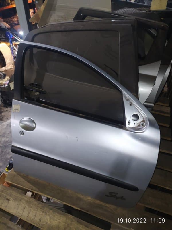 Дверь Peugeot 206 2A/C NFU 2004 перед. прав. (б/у)