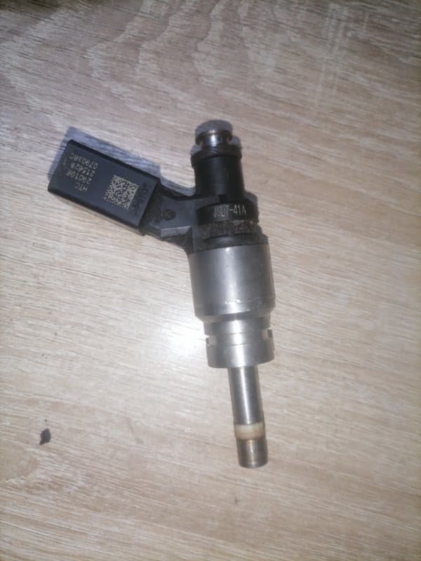 Форсунка топливная Audi Q7 4.2 BAR (б/у)