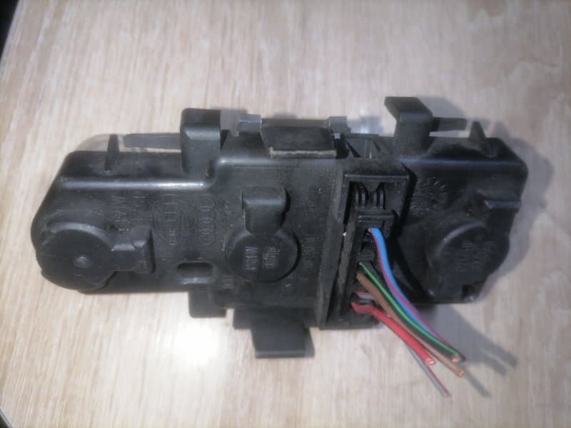 Плата фонаря Audi A6 4B2 ARE 2002 (б/у)