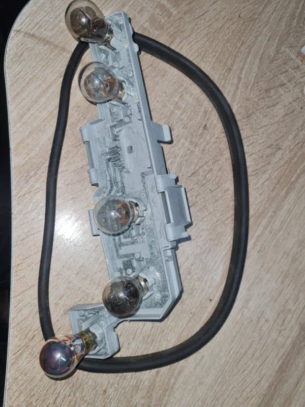 Держатель ламп Opel Vectra C СЕДАН Z22YH 2003 задн. лев. (б/у)