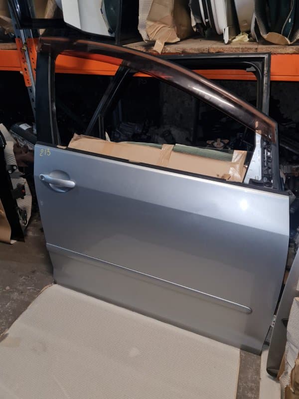 Дверь Volkswagen Golf Plus 5M1 BLR 2007 перед. прав. (б/у)