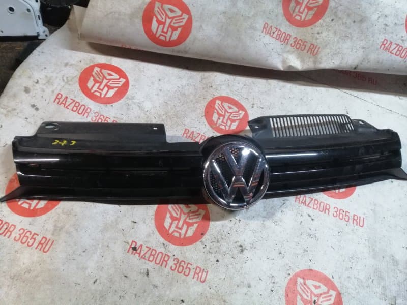 Решетка радиатора Volkswagen Golf AJ5 CAX 2010 (б/у)