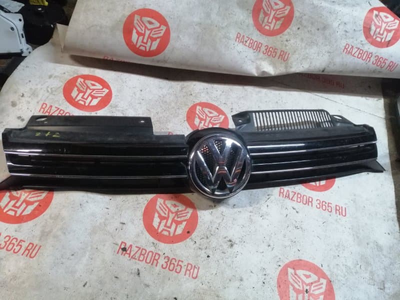 Решетка радиатора Volkswagen Golf 5K1 CBZ 2011 (б/у)