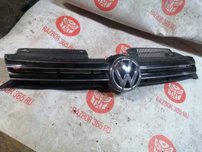 Решетка радиатора Volkswagen Golf AJ5 CAV 2011 (б/у)