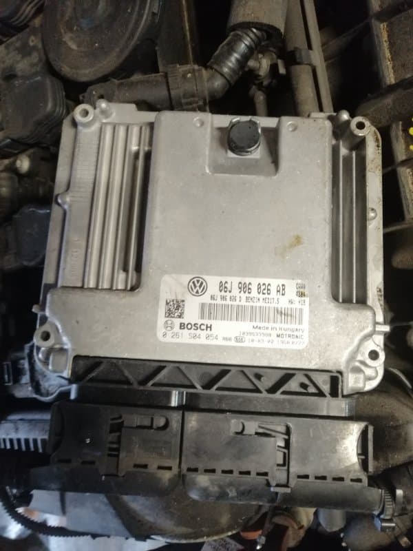 Блок управления ДВС Volkswagen Tiguan 5N1 CAW 2010 (б/у)