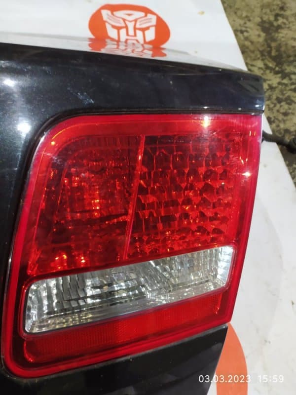 Фонарь крышки багажника Audi S8 4E BSM 2007 задн. прав. (б/у)