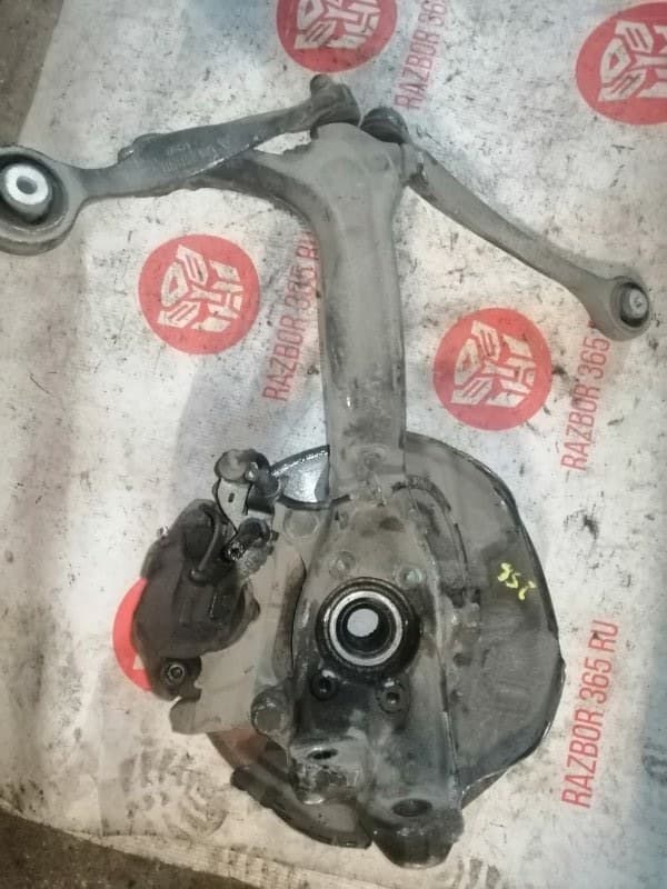 Кулак Audi A4 8ED BFB 2006 перед. лев. (б/у)