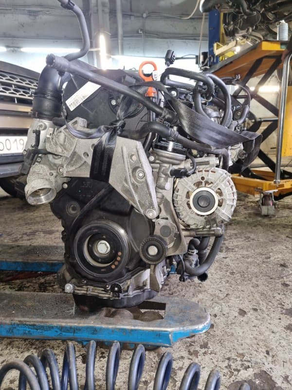 Двигатель Volkswagen Tiguan 5N1 CAW 2010 (б/у)