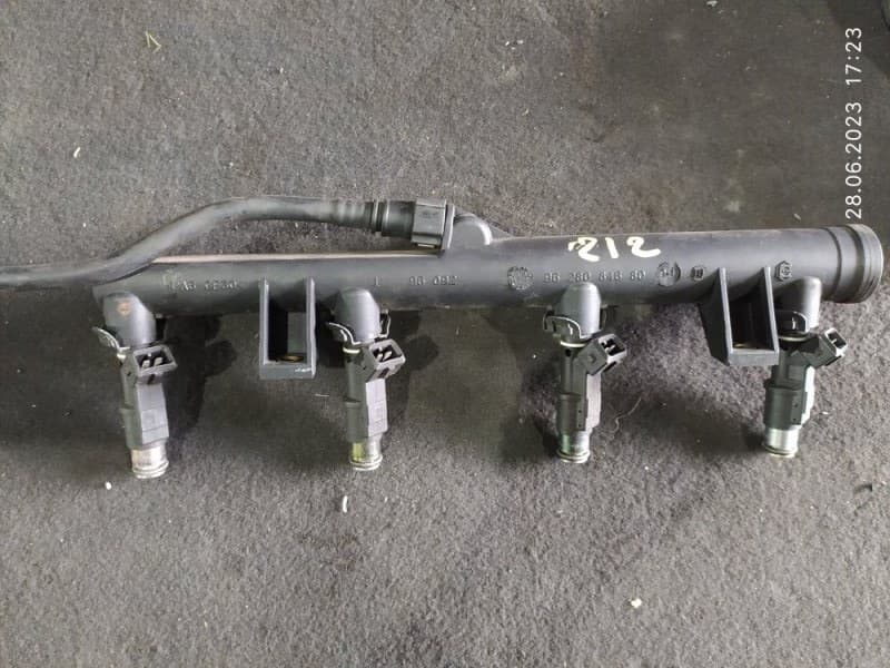 Рампа топливная Peugeot 307 3H RFN 2004 (б/у)