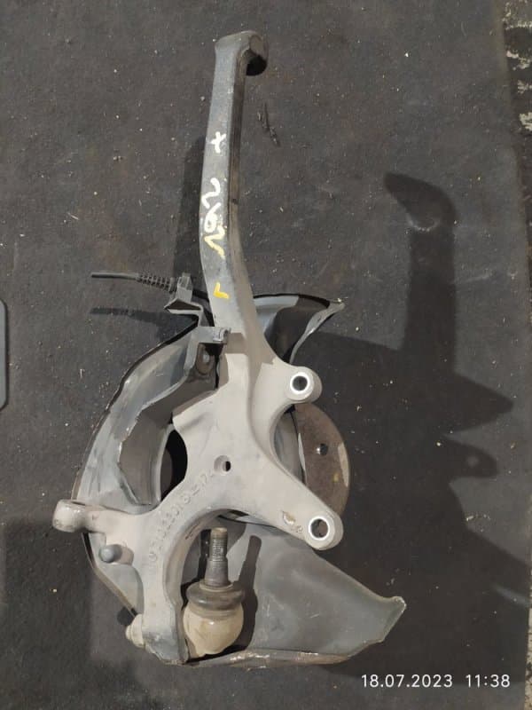 Кулак в сборе со ступицей Mercedes-Benz E-Class W210 112.914 ( 2.6 ) 2001 перед. лев. (б/у)
