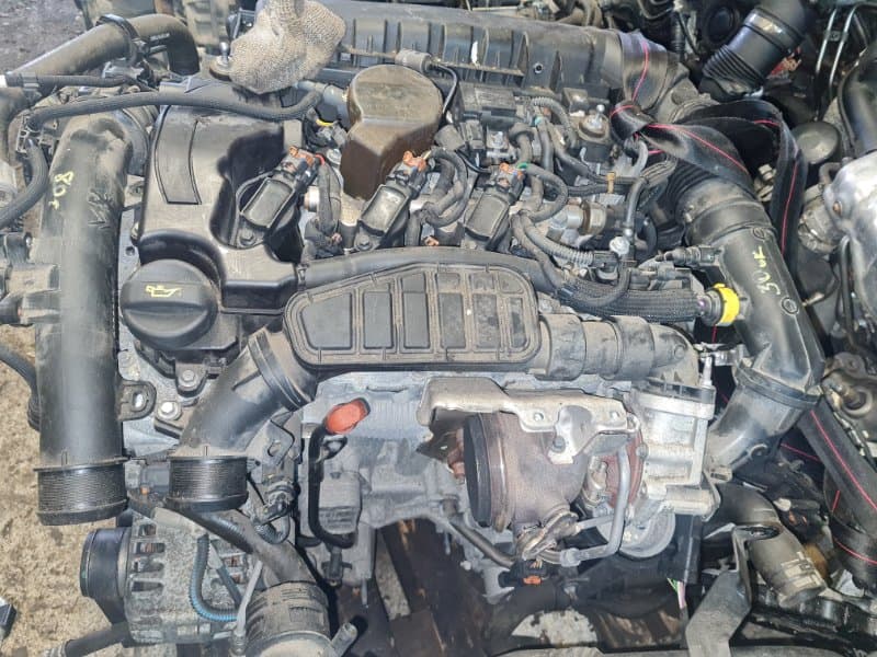 Двигатель 1,2 HN01 (EBDT) Peugeot 208 CC HN01 2015 (б/у)