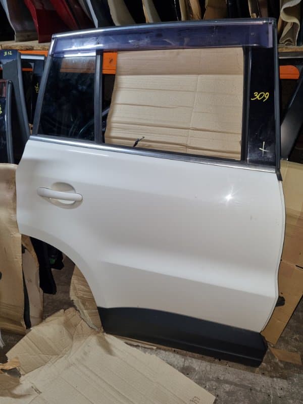 Дверь Volkswagen Tiguan 5N1 CAW 2010 задн. прав. (б/у)