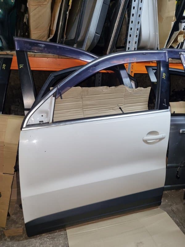 Дверь Volkswagen Tiguan 5N1 CAW 2010 перед. лев. (б/у)