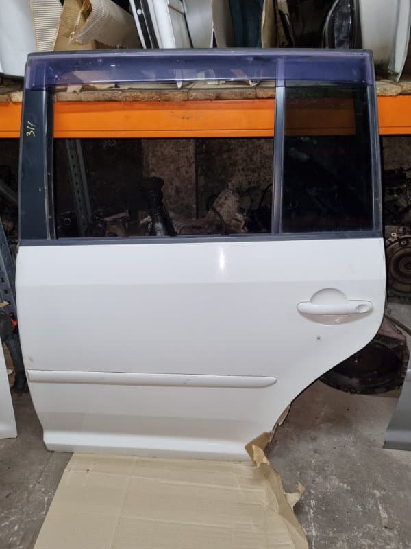 Дверь Volkswagen Touran 1T2 CAV 2009 задн. лев. (б/у)