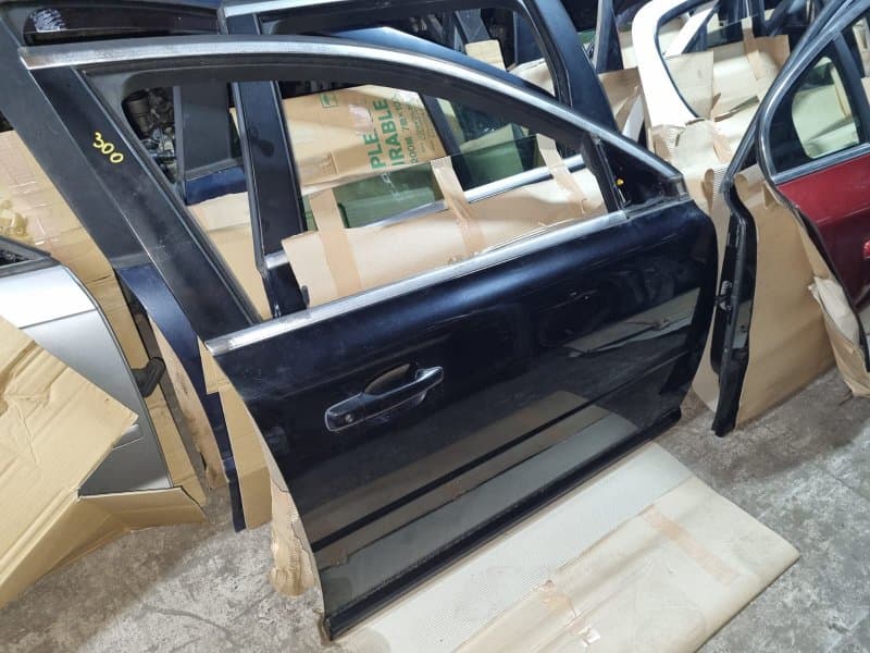 Дверь Volvo V70 BW B5254T6 2009 перед. прав. (б/у)