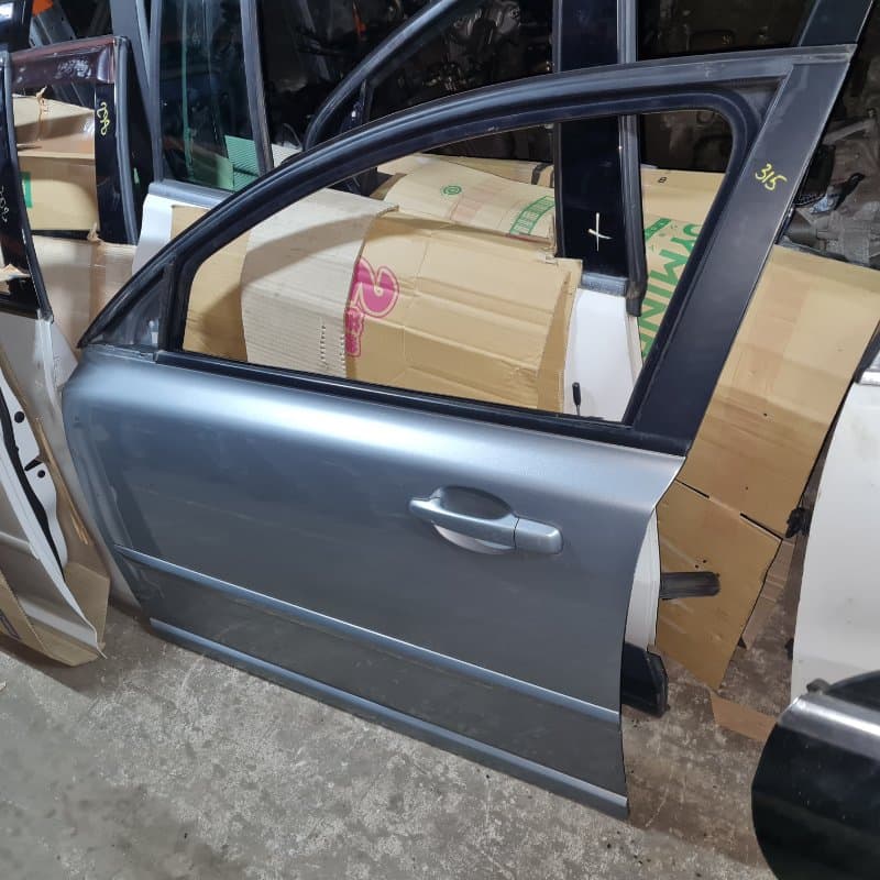 Дверь volvo S40 MS B5254T7 2009 перед. лев. (б/у)