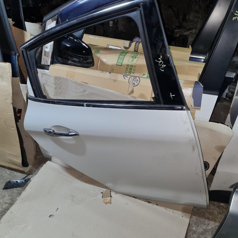 Дверь Peugeot 208 CC HN01 2015 задн. прав. (б/у)