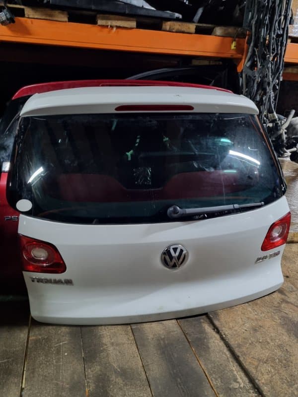 Крышка багажника Volkswagen Tiguan 5N1 CAW 2010 (б/у)