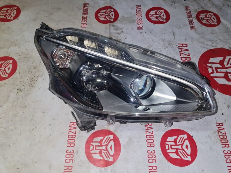 Фара LED Peugeot 208 CC HN01 2015 прав. (б/у)