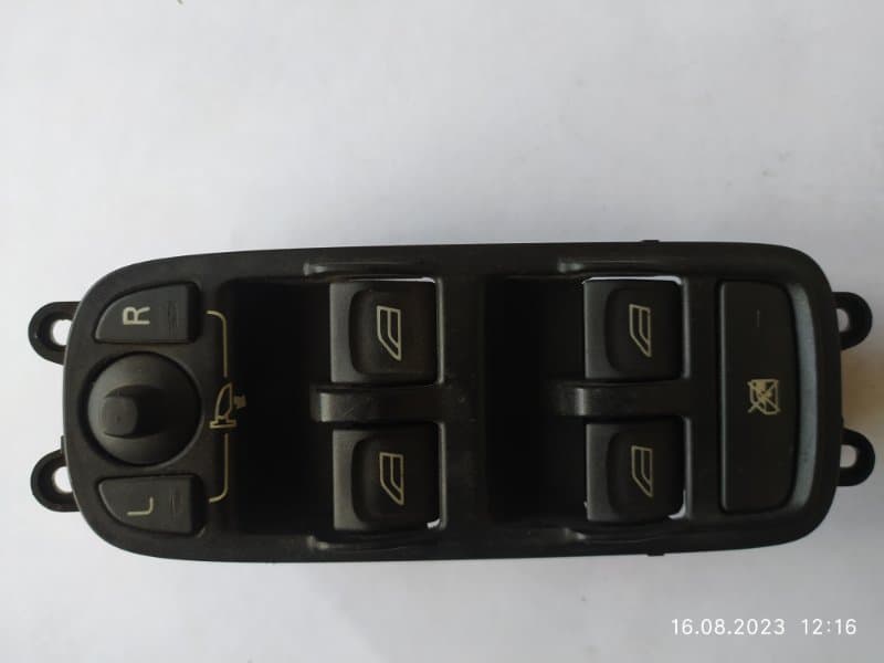 Кнопка стеклоподъёмника VOLVO S40 MS B4204S3 2008 перед. лев. (б/у)