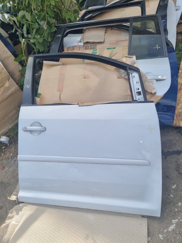 Дверь Volkswagen Touran 1T2 CAV 2009 перед. прав. (б/у)