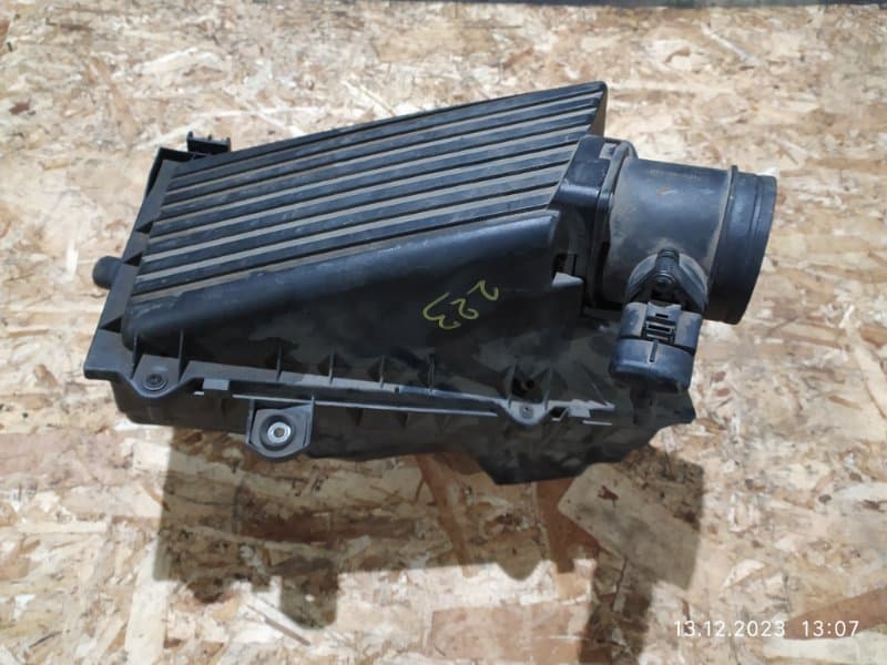 КОРПУС ВОЗДУШНОГО ФИЛЬТРА С ДМРВ Audi TT 8N3 BHE 2004 (б/у)