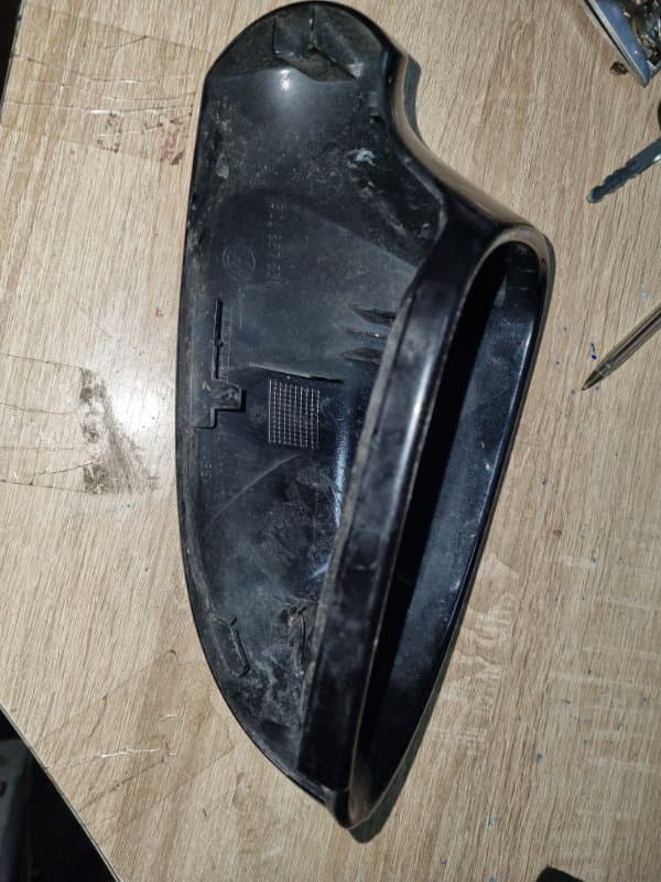Крышка зеркала Volkswagen Passat 3C5 BVY 2007 прав. (б/у)