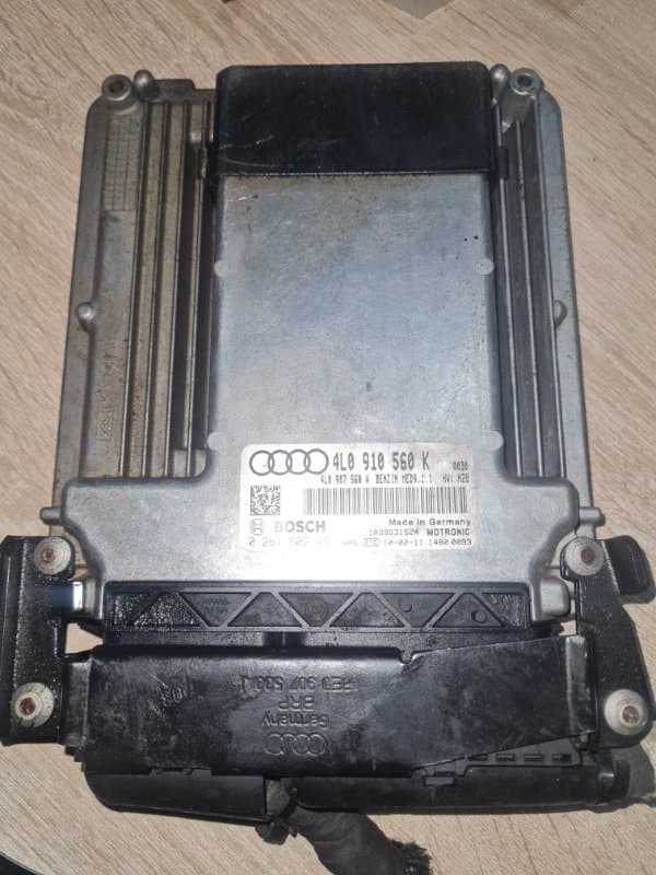 Блок управления ДВС Audi Q7 4L BAR 2011 (б/у)