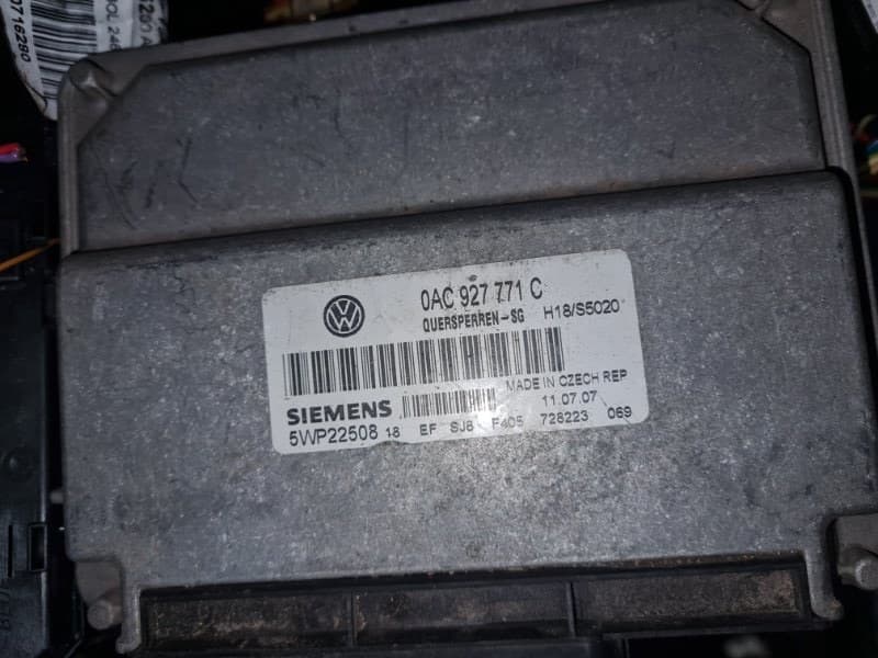 Блок управления раздаткой Volkswagen Touareg 7LA BHK 2009 (б/у)