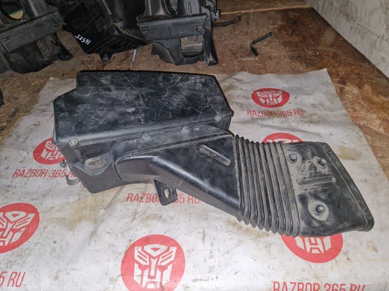 Корпус воздушного фильтра Volvo V70 SW B5254T4 2004 (б/у)