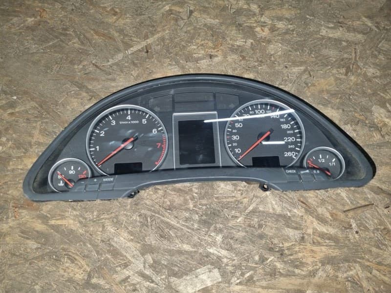 Щиток приборов Audi A4 8E2 AMB 2003 (б/у)