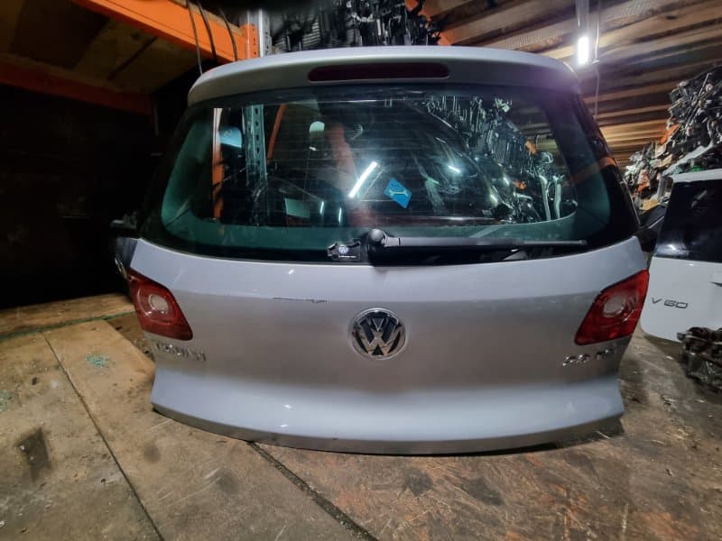 Крышка багажника Volkswagen Tiguan 5N1 CAW 2010 (б/у)