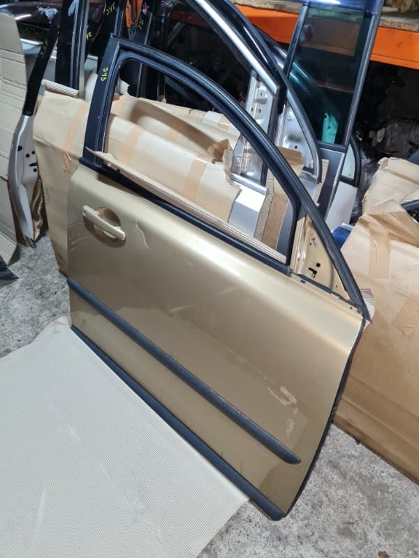 Дверь VOLVO S40 MS B5244S 2009 перед. прав. (б/у)