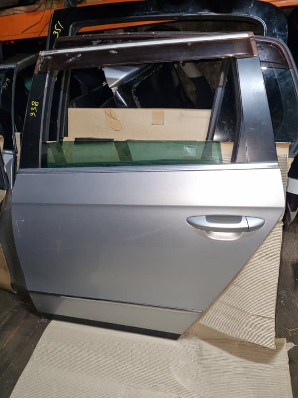 Дверь Volkswagen Passat 3C5 BWA 2007 задн. лев. (б/у)
