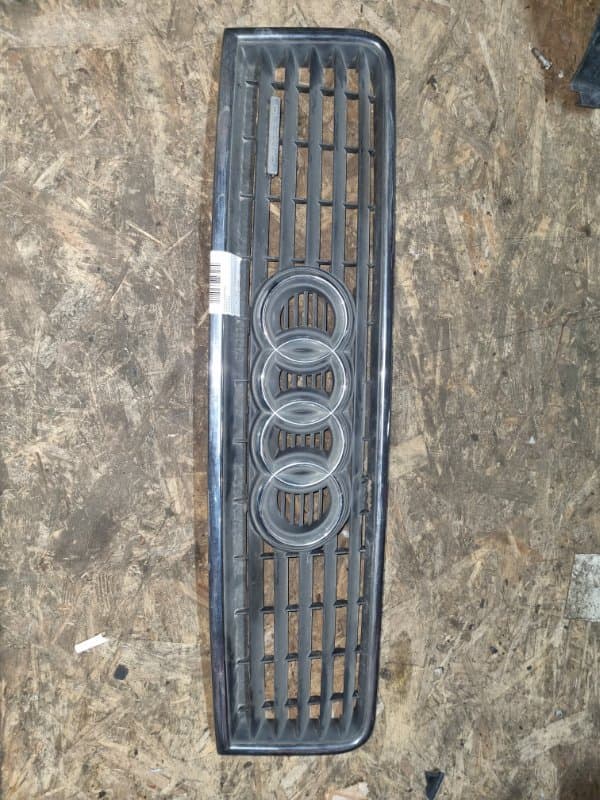Решетка радиатора Audi A6 C5 APS 2002 (б/у)