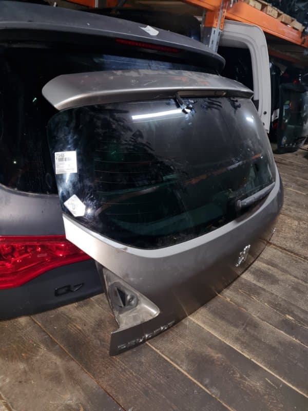Крышка багажника Peugeot 3008 2011 (б/у)