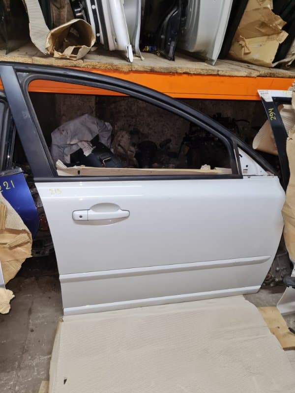 Дверь Volvo V50 MW B5244S 2009 перед. прав. (б/у)