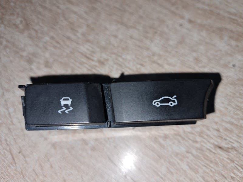 Кнопка крышки багажника Opel (б/у)