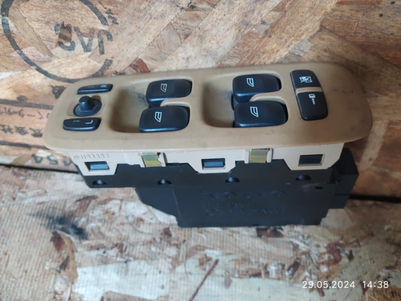 Кнопка стеклоподъёмника VOLVO S60 P2 B5244S 2005 перед. лев. (б/у)
