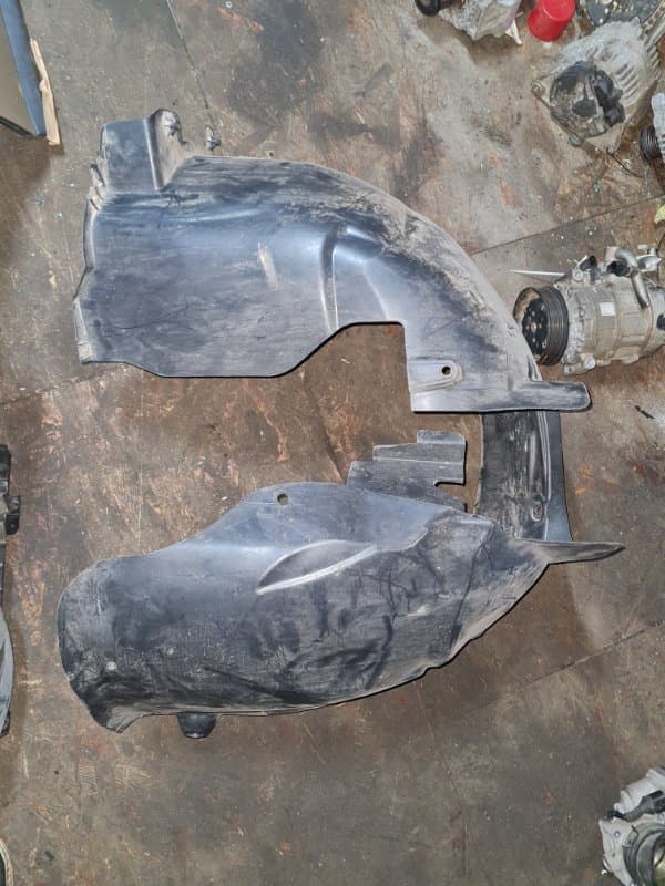 Подкрылок Citroen Grand C4 Picasso UA RFJ 2008 перед. прав. (б/у)