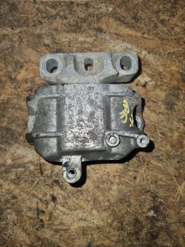 Опора ДВС Volkswagen Passat CC 358 BWS 2011 (б/у)