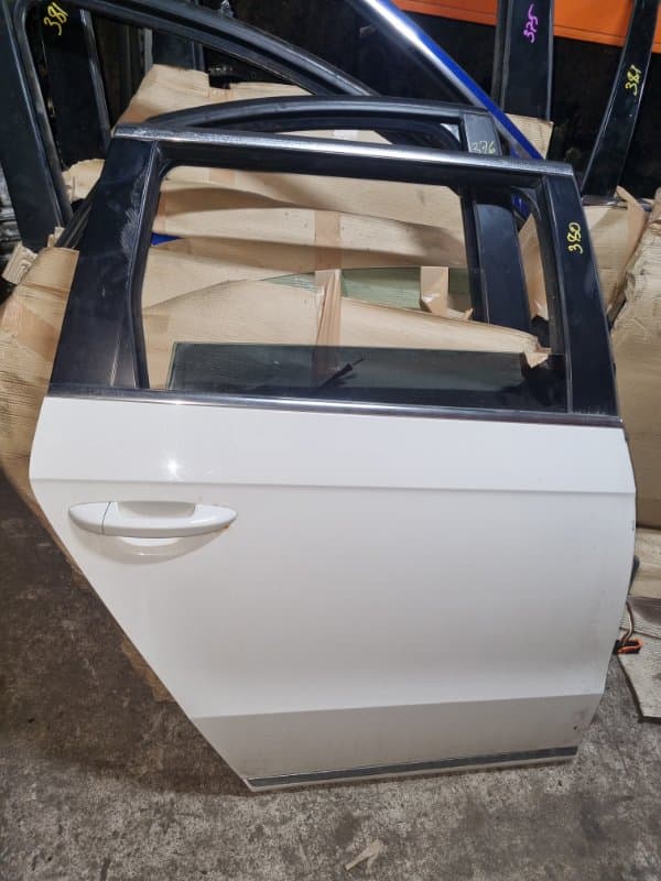 Дверь Volkswagen Passat 365 CAX 2013 задн. прав. (б/у)