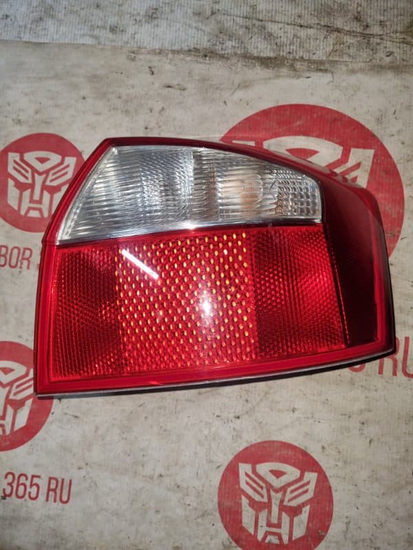 Фонарь Audi A4 8E2 AMB 2002 задн. прав. (б/у)