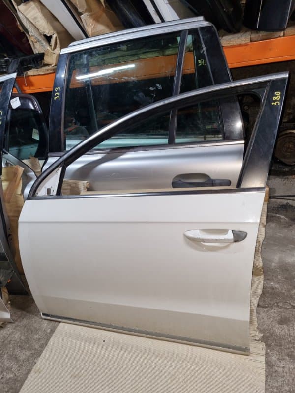 Дверь Volkswagen Passat 365 CAX 2013 перед. лев. (б/у)
