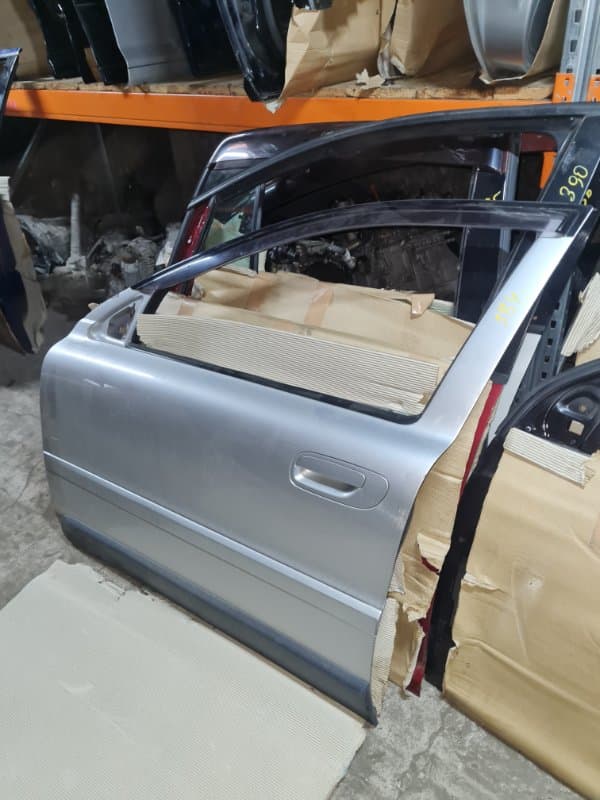 Дверь VOLVO XC70 SZ B5244T3 2001 перед. лев. (б/у)