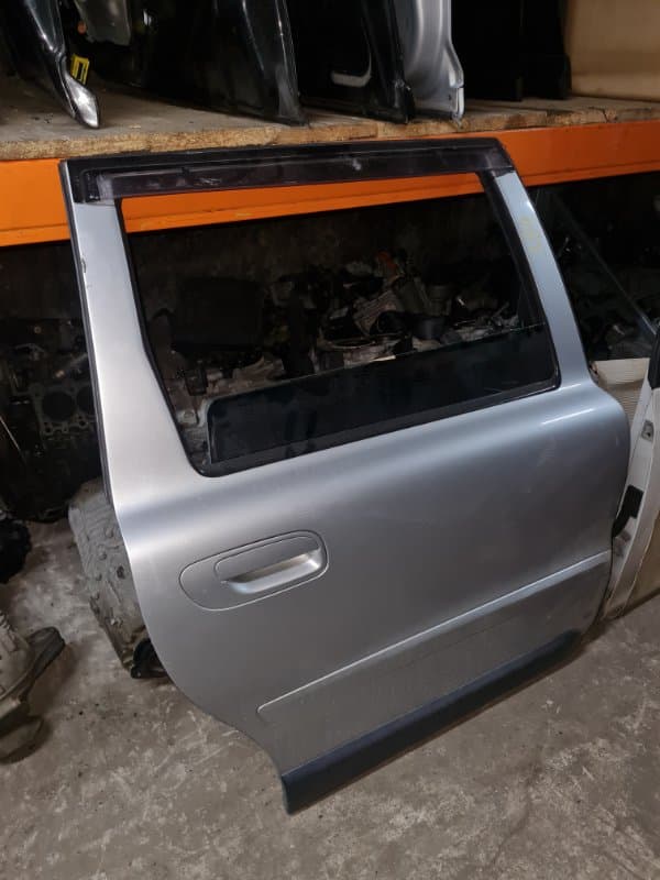 Дверь VOLVO XC70 SZ B5244T3 2001 задн. прав. (б/у)