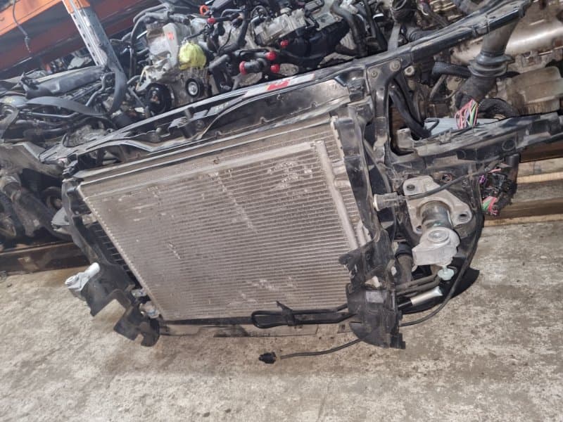 Панель передняя Audi A4 8E5 AMB 2003 (б/у)